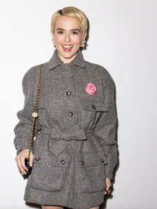 Zoey Deutch Défilé Chanel Fashion Week Paris